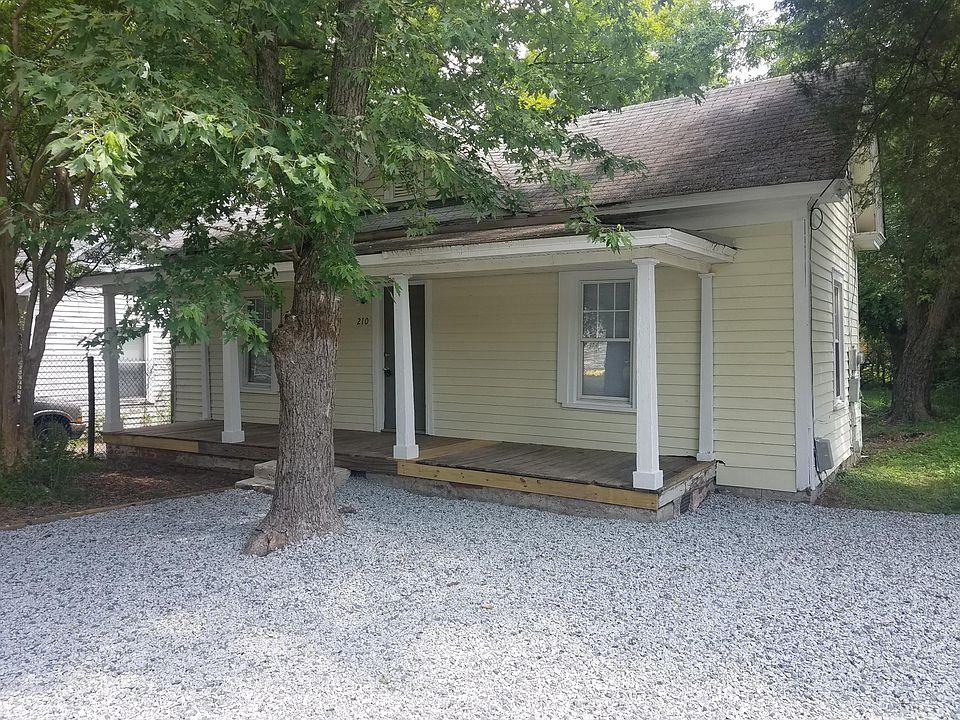 2nd image of 210 Venable Ct