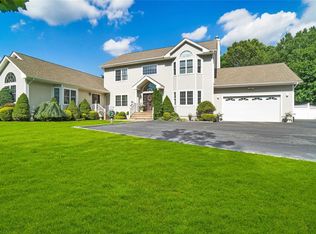 23 Nicola Ln, Nesconset, NY 11767
