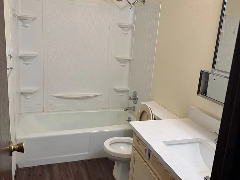 1616 Person St — Photo 8