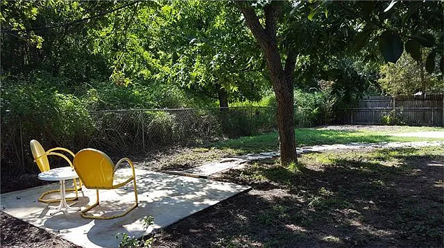 1439 Highland Dr — Photo 20