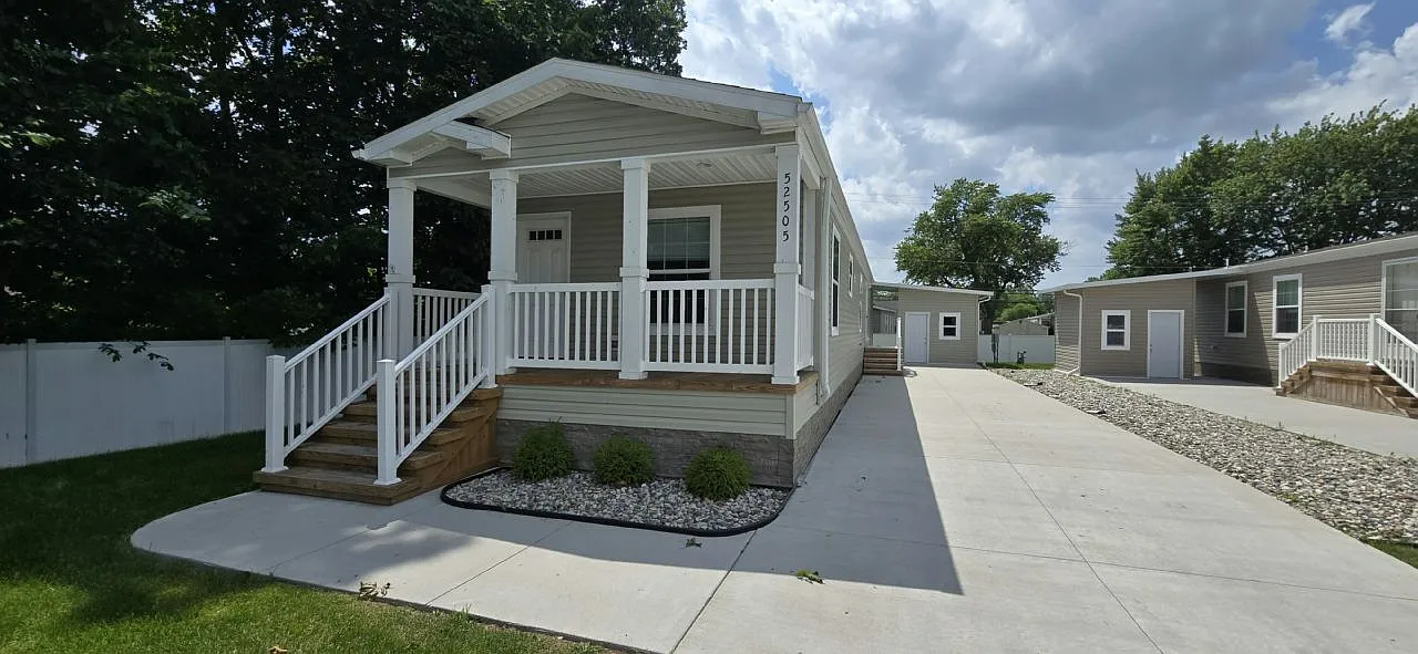 2 bed, 2.0 bath, $1,399 — Photo 1
