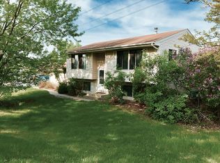 9840 Homeward Hills Rd, Eden Prairie, MN 55347
