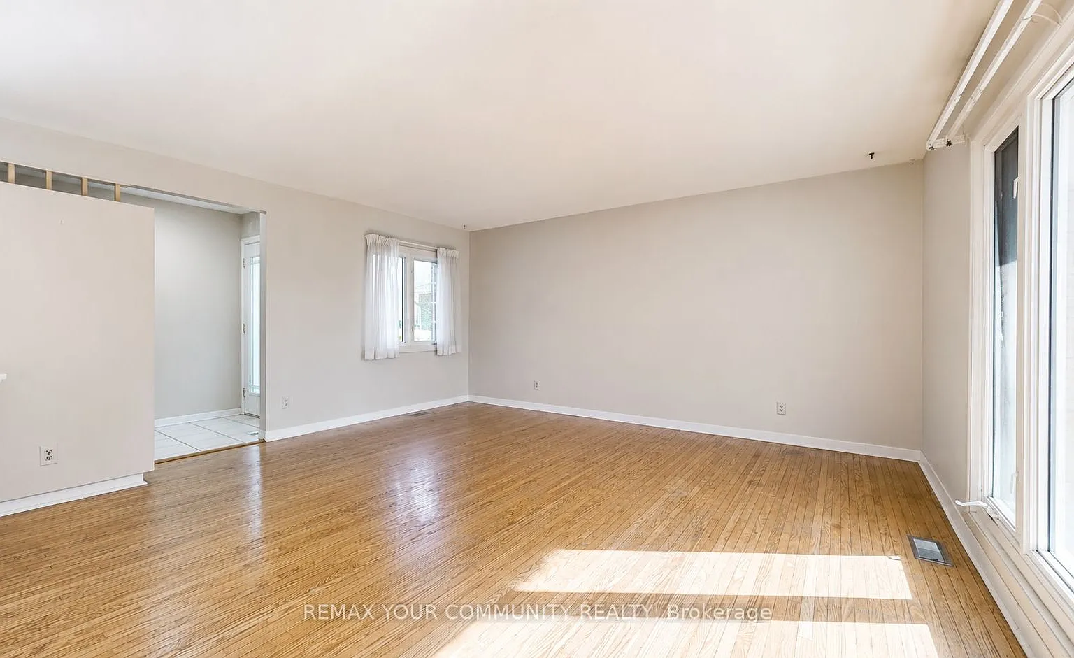 3 bed, $2,975 — Photo 4