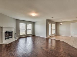 2050 Stagecoach Trl, Heartland, TX 75126