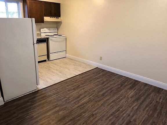 5th image of 7 Village Dr APT 5