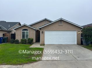 2417 N Knoll Ave, Fresno, CA 93722