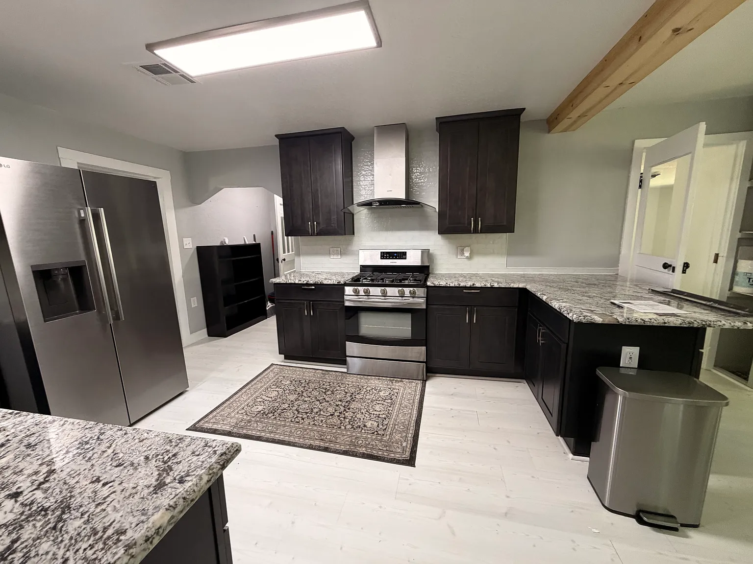 3 bed, 1272 sqft, $1,600 — Photo 3
