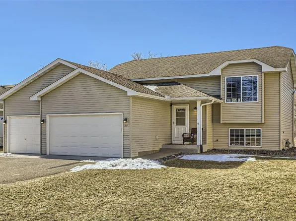 311 Arabian Ln, Isanti, MN 55040