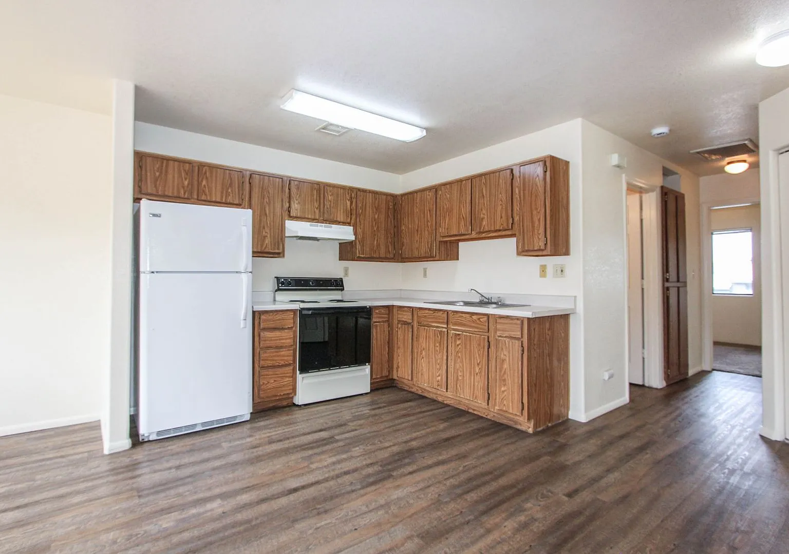 8460 E. Lakeshore Drive — Photo 4