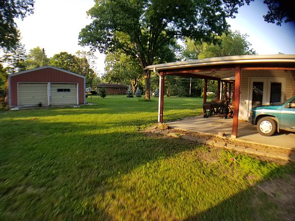 Carport, yard & Shop