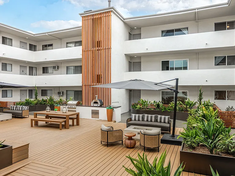 West Brent Apartments — Photo 31