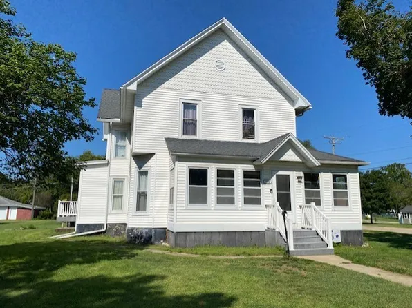 118 N Pine St, Wenona, IL 61377