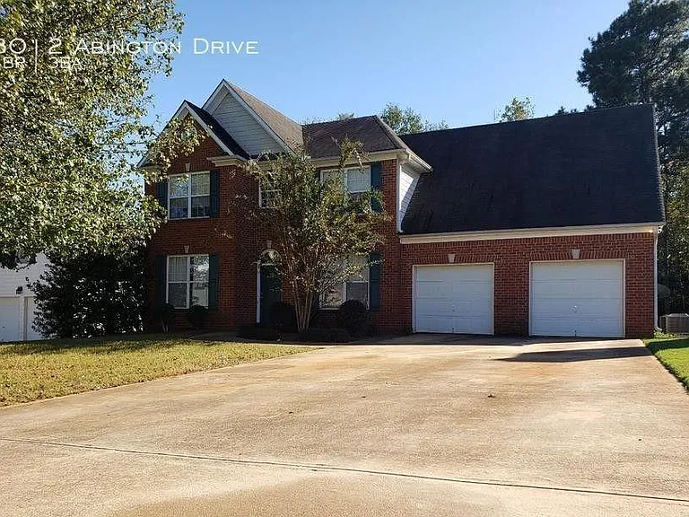 8012 Abington Dr — Photo 2