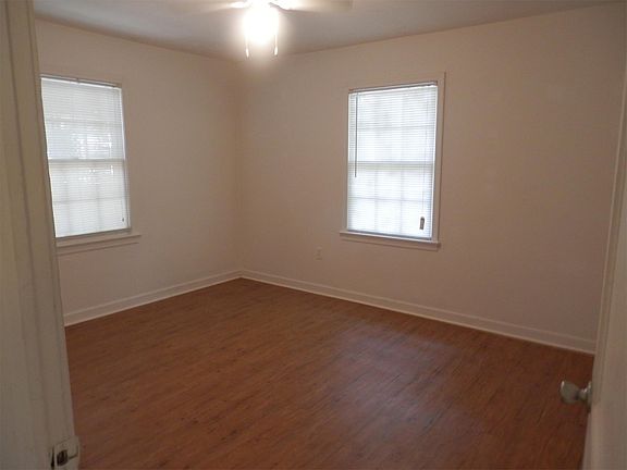 5th image of 603 NW 13th Ter