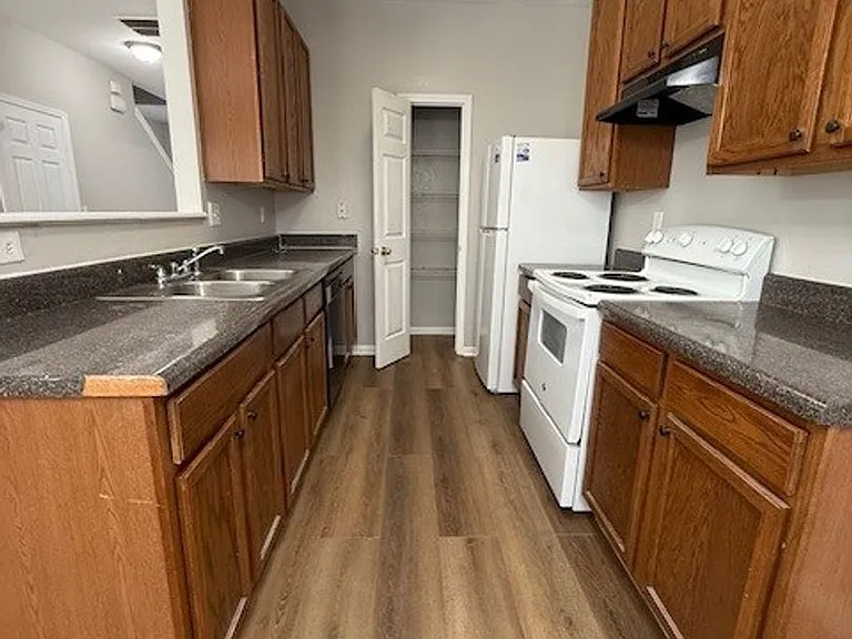 7043 Brookview Crk — Photo 9