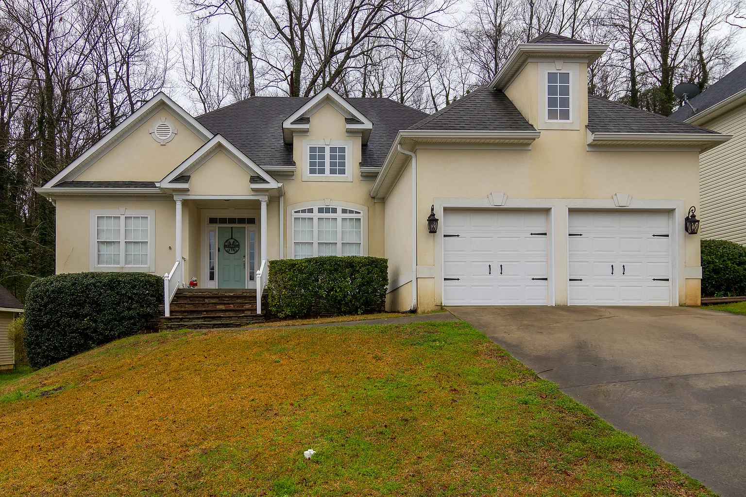 142 Sugarloaf Cir photo 1