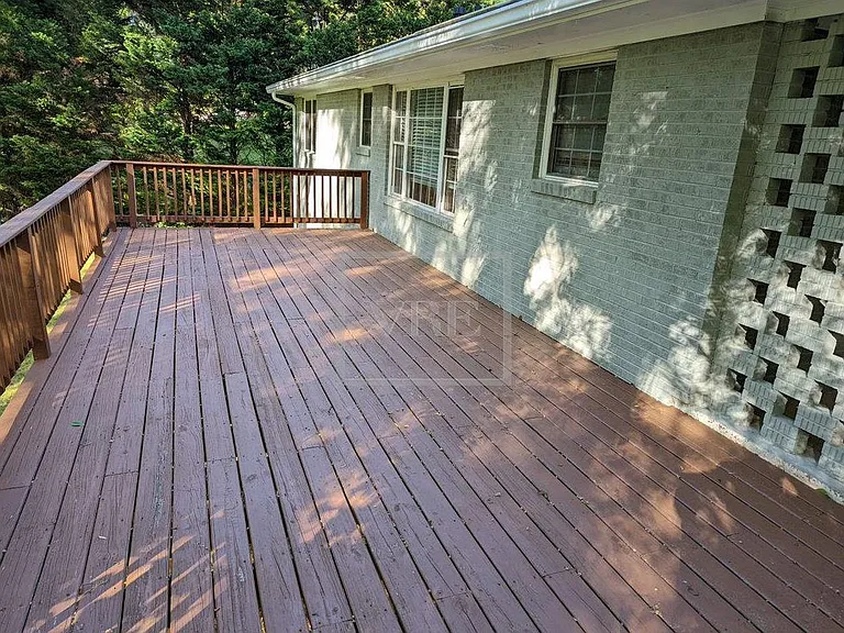 384 Charles Pl — Photo 16
