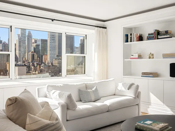 150 East 69th Street image 3 of 13