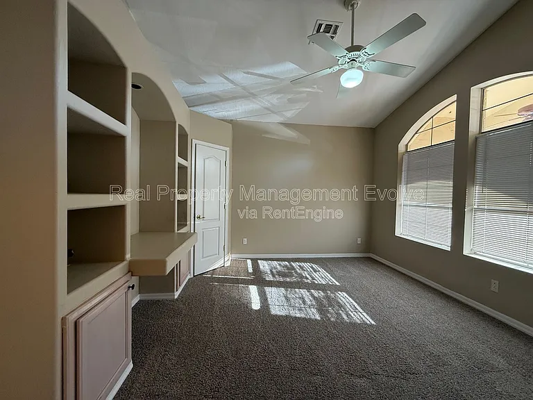 3646 N Katmai — Photo 4