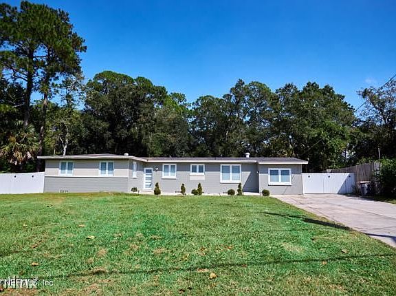 2nd image of 4203 Camellia Cir E