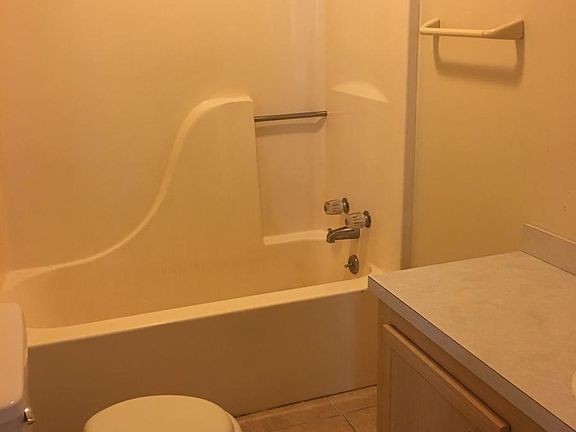 Bedroom 3 Bath Pic 2