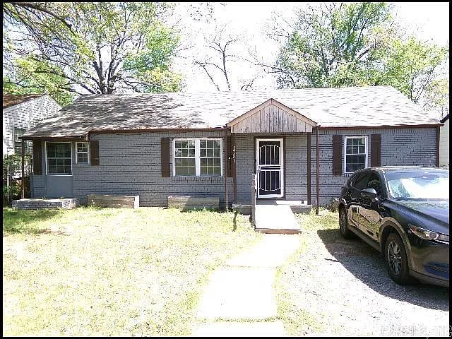 1721 Tulane Ave — Photo 1