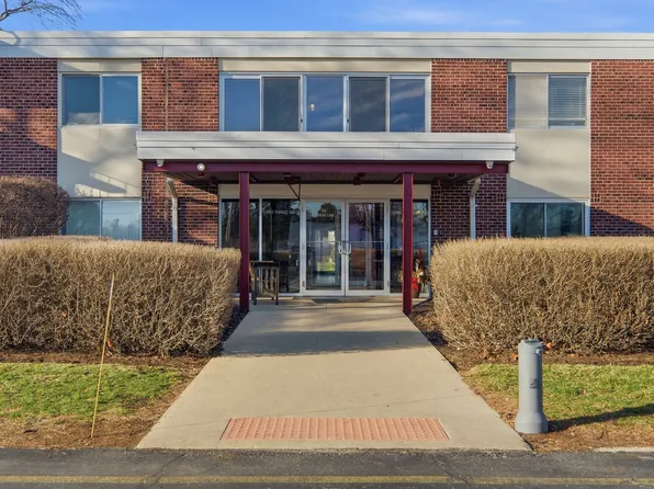 100 Deborah Ln Unit 28-B, Wheeling, IL 60090