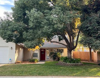 351 W Stanley Ave, Reedley, CA, 93654