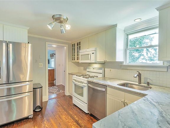 5th image of 53 Washington Ave N