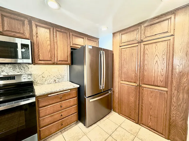 79 Antigua Ct — Photo 15
