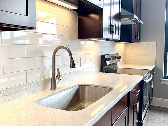 3rd image of 4525 Freret St Unit 203