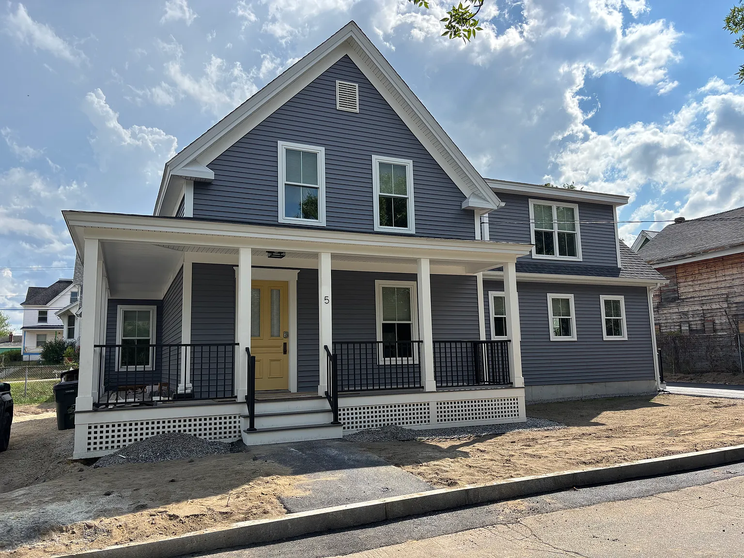 2 bed, 1.5 bath, 1490 sqft, $2,600 — Photo 1