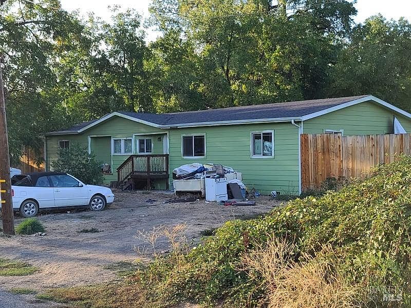 2nd image of 23840 Grange Street