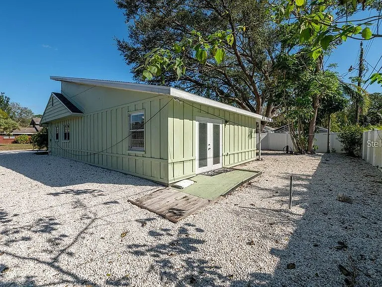 2676 Martin St — Photo 38