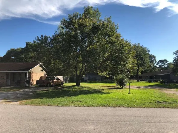 LOT 5A Avery St, Clute, TX 77531