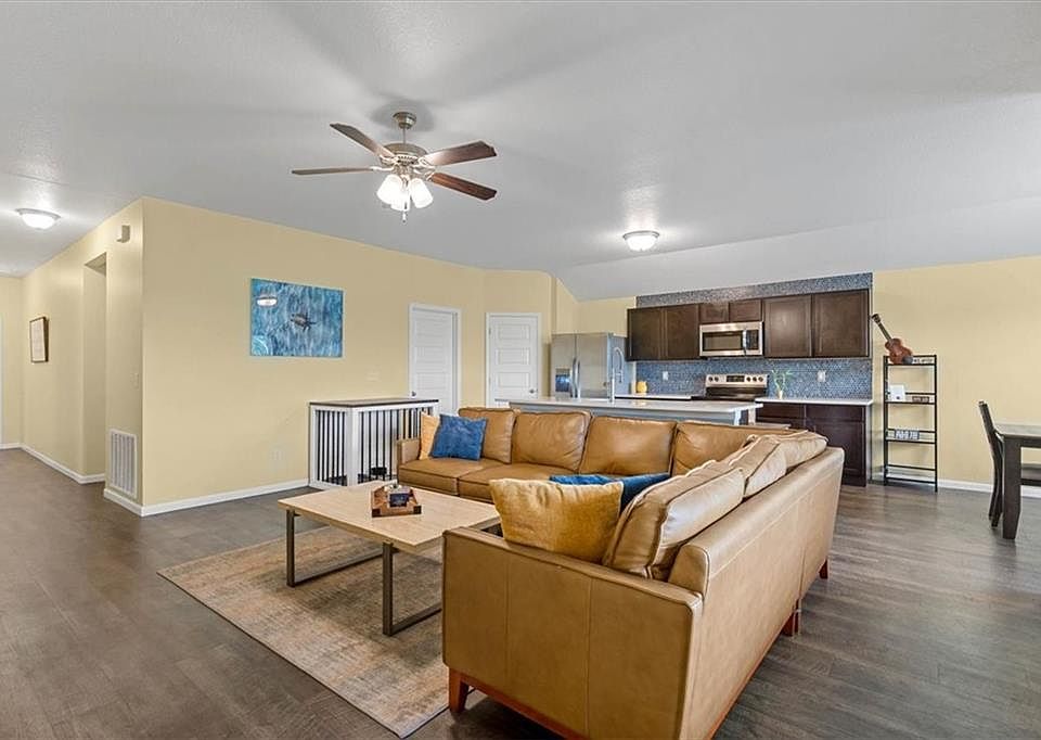 c*y様 house on the hill parent s/s Tee (g 2293 E Bayshore Dr, San Leon, TX 77539 | Zillow