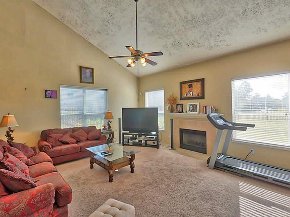 4th image of 5810 White Clover Dr