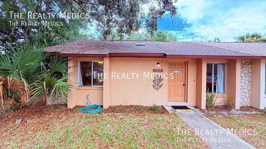2/2 Ucf Duplex Available Now! — Photo 4