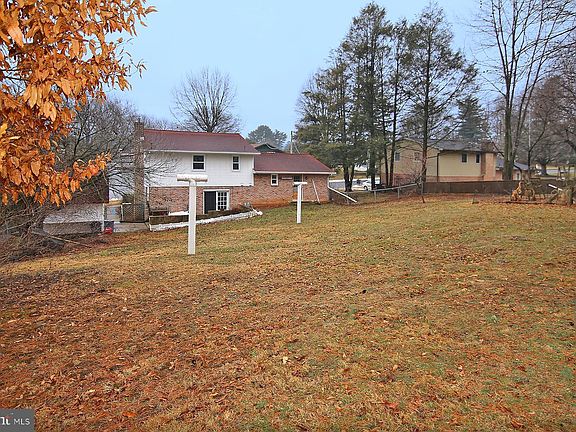 4th image of 129 Juniper St