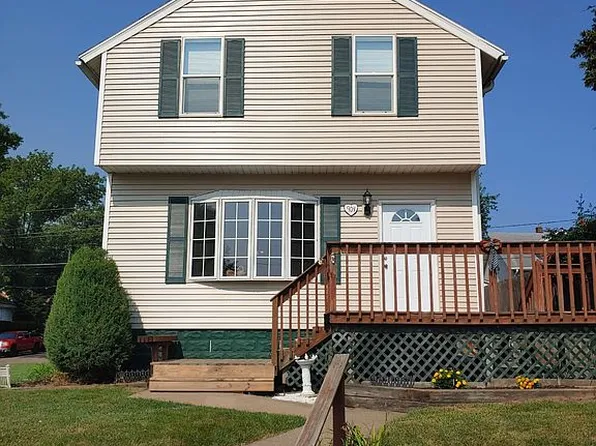 904 Belmont St, Davenport, IA 52804