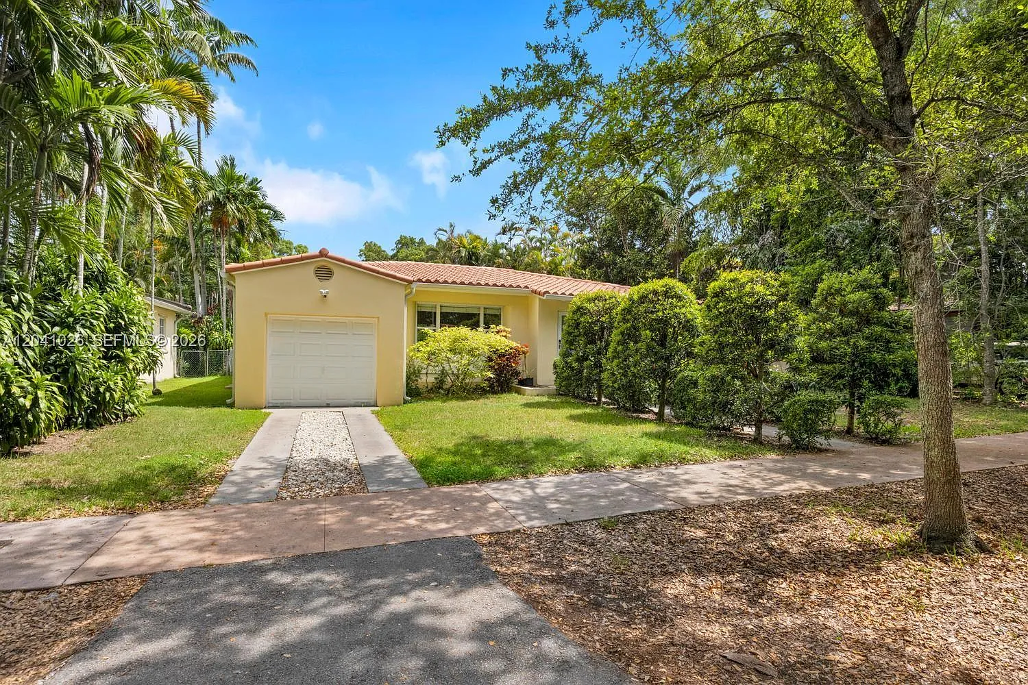 Coral Gables Granada Sec — Photo 1