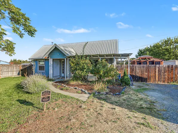 247 Berrydale Ave, Medford, OR 97501