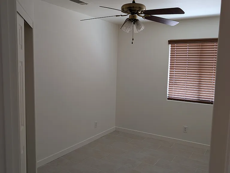 13648 Mesquite Ave — Photo 4