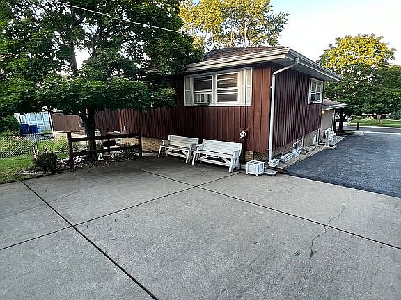 5th image of 9346 S 82nd Ct