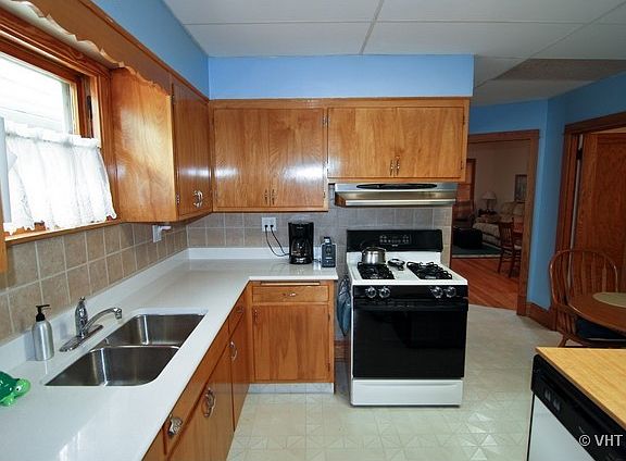 3rd image of 1017 S Highland Ave