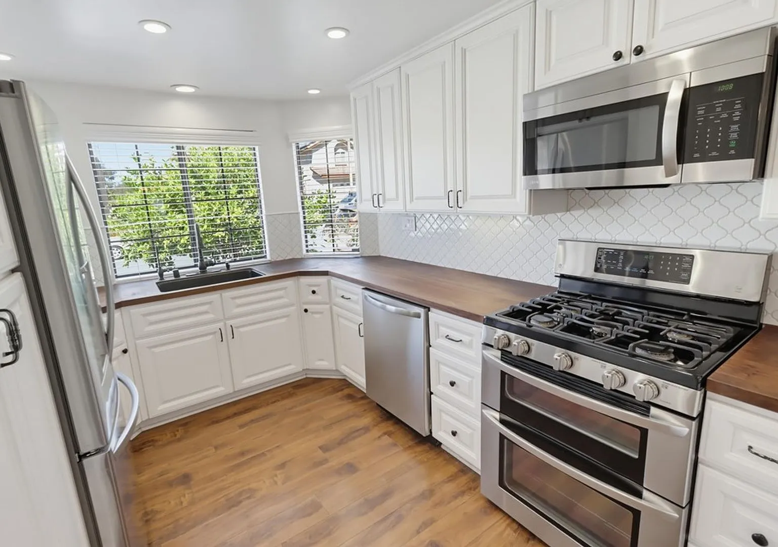 Single-Story, 3-Bedroom, 2-Bathroom Rancho San Diego Retreat with an Incredible Backyard Oasis — Photo 4
