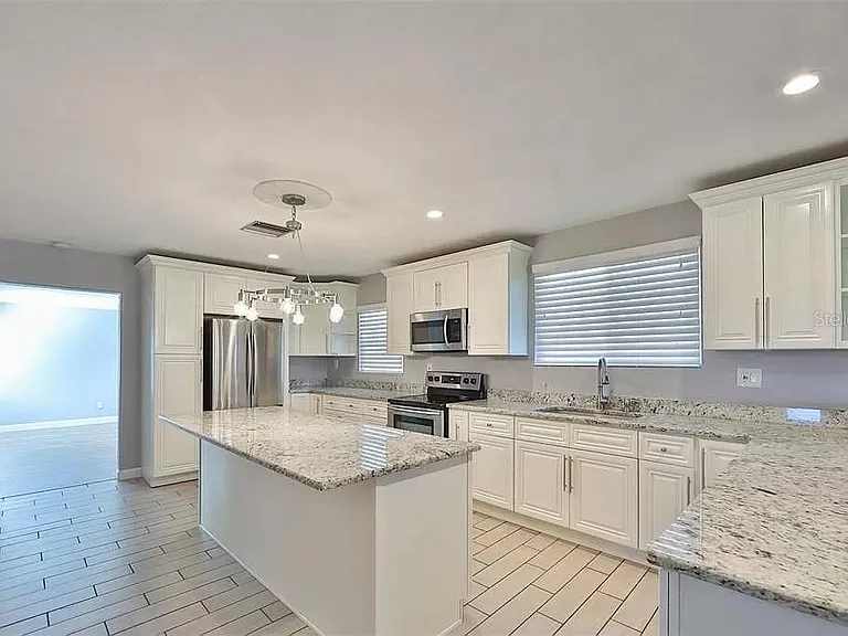 3219 W Leroy St — Photo 6