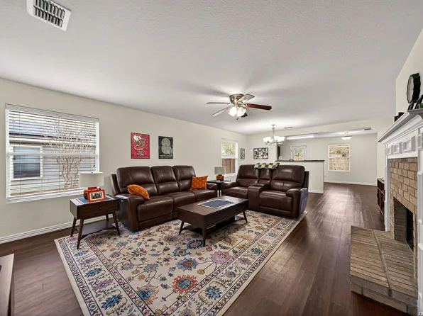 7942 Ruidoso Chase, Selma, TX 78154