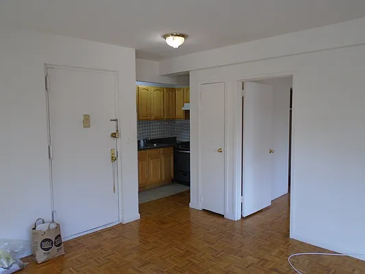 Rented by 18 REALTY | media 7