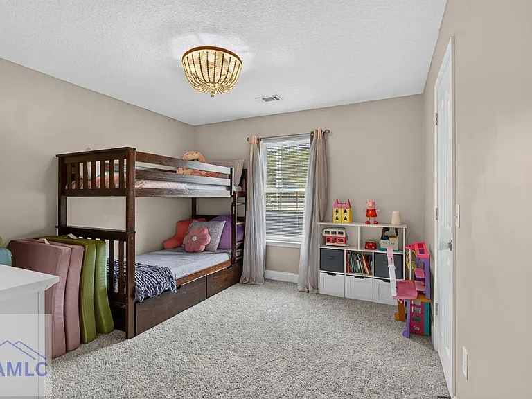126 Thornton Dr NE — Photo 18